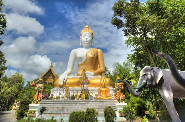 doi-kham-temple-chiang-mai-thailand